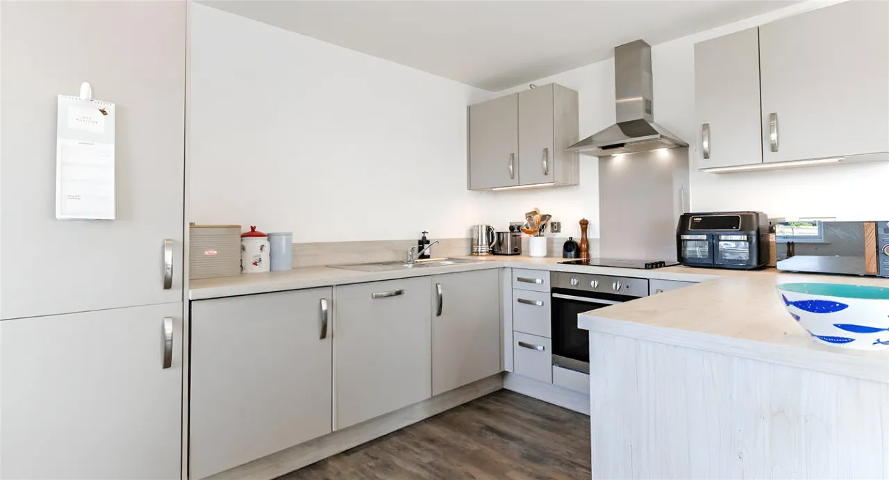 Rosa Close, Godalming, GU7, photo 6