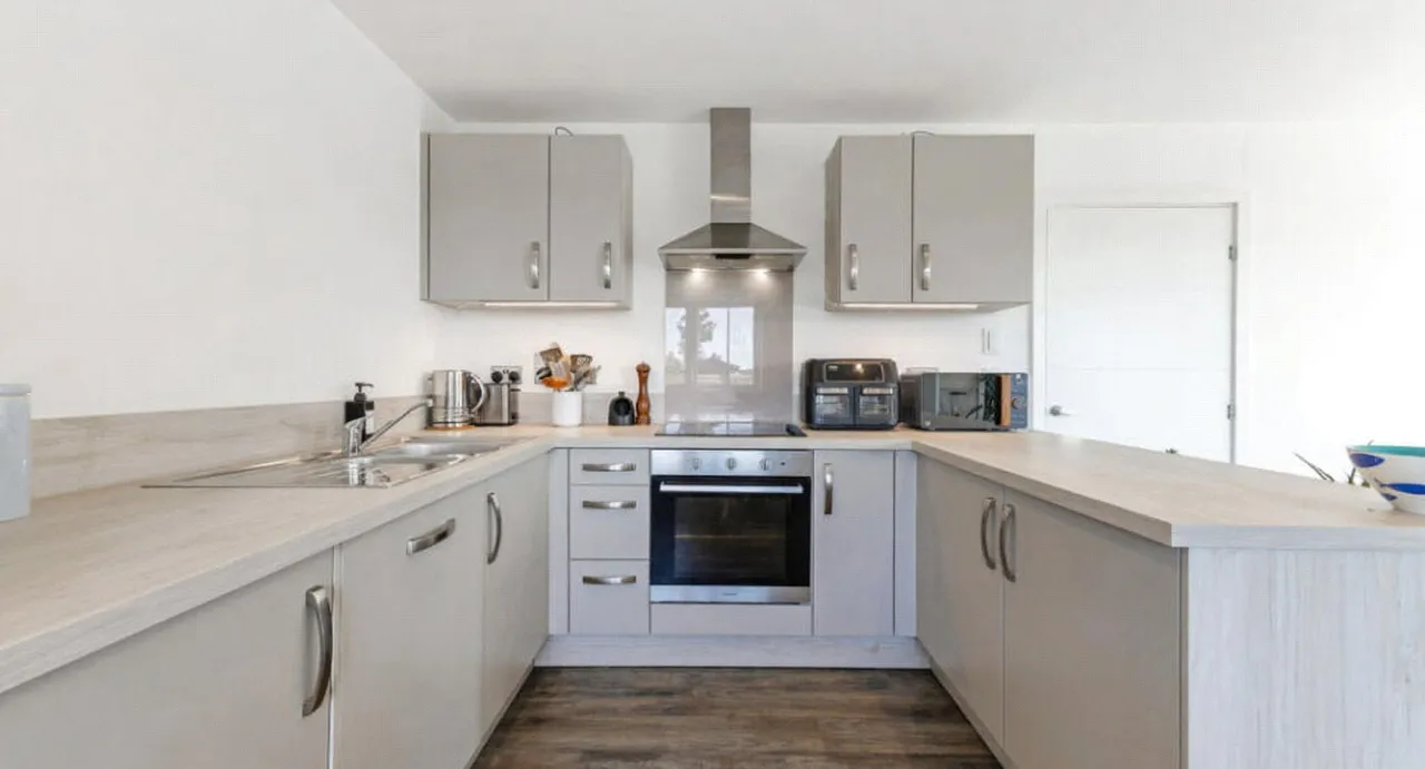 Rosa Close, Godalming, GU7, photo 4