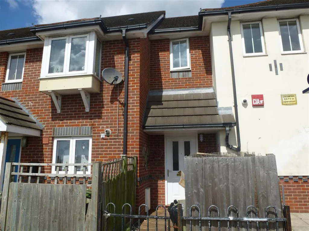 Ludlow Road, Paulsgrove, PO6, photo 2