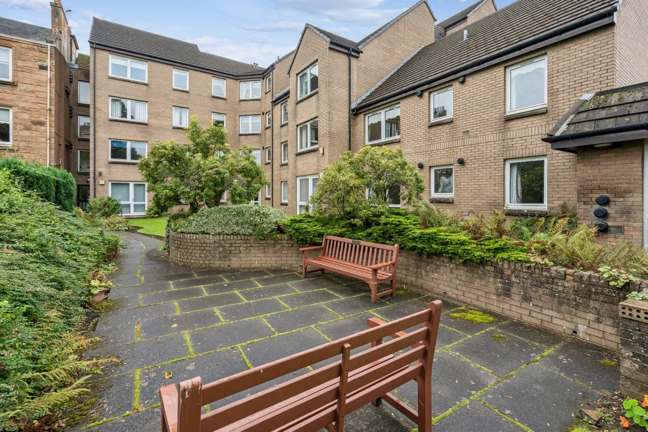 Fenwick Road, Giffnock, G46, photo 16