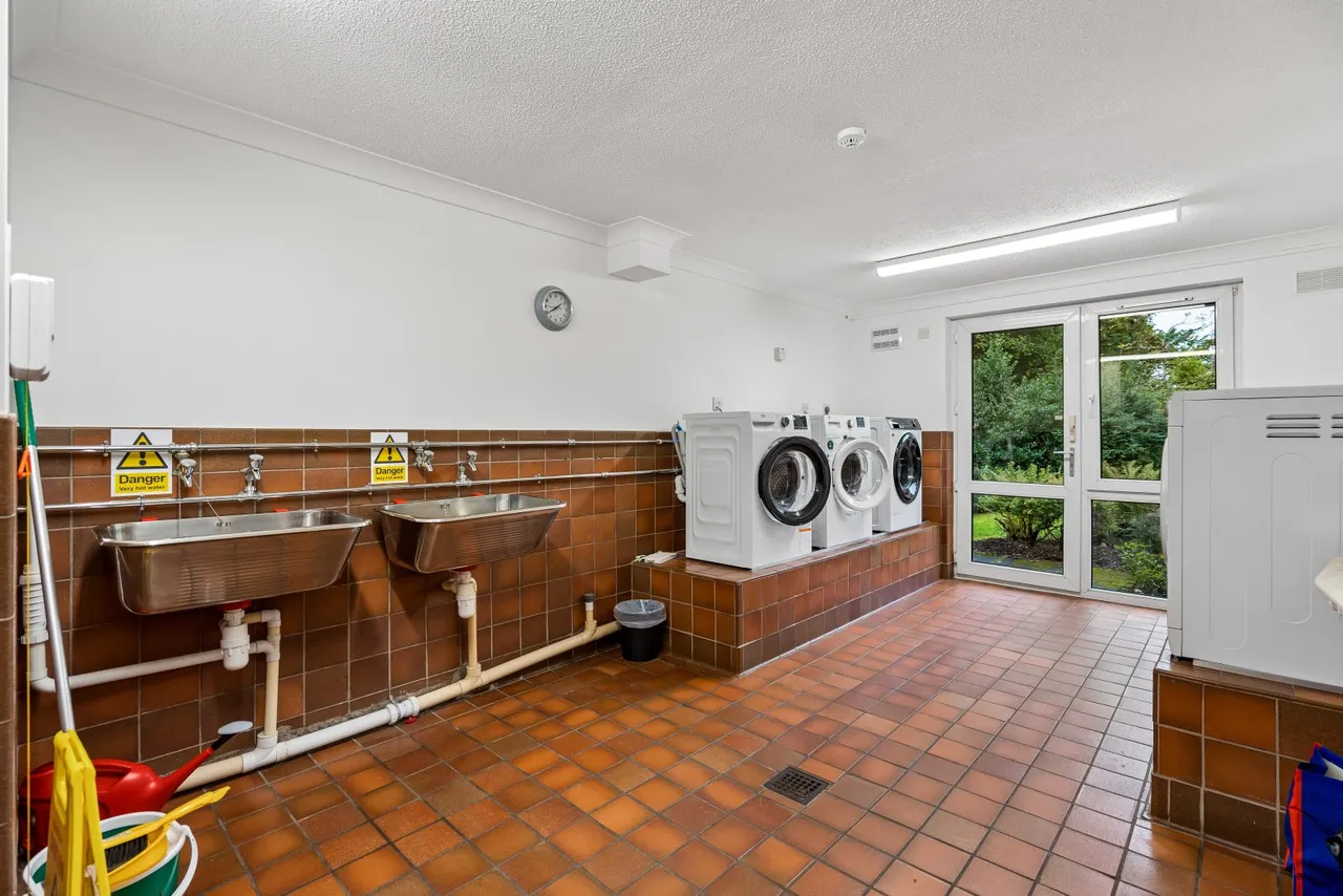 Fenwick Road, Giffnock, G46, photo 15
