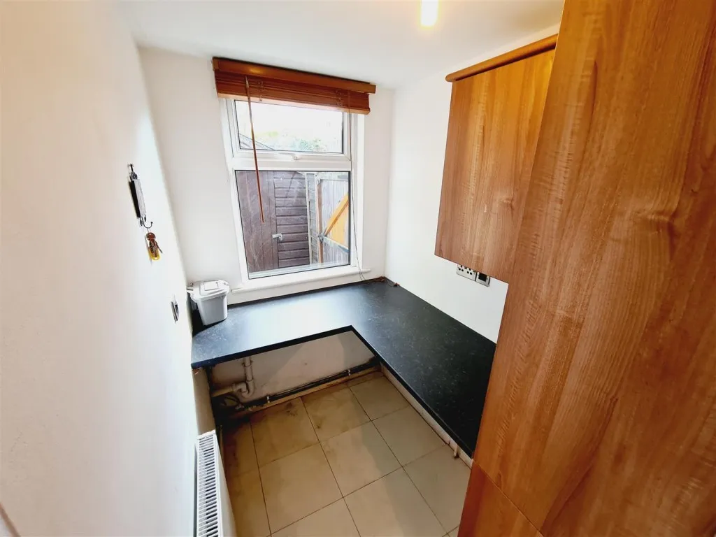 Robinson Road, Rushden, photo 6