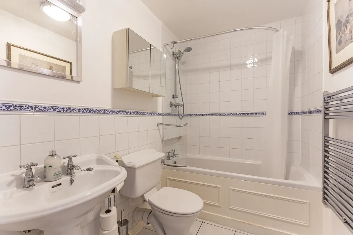 Lansdowne Road London SW20, photo 10