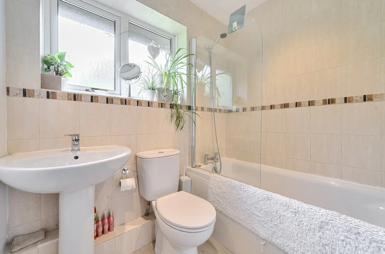 Lowden Close, Winchester, SO22, photo 8