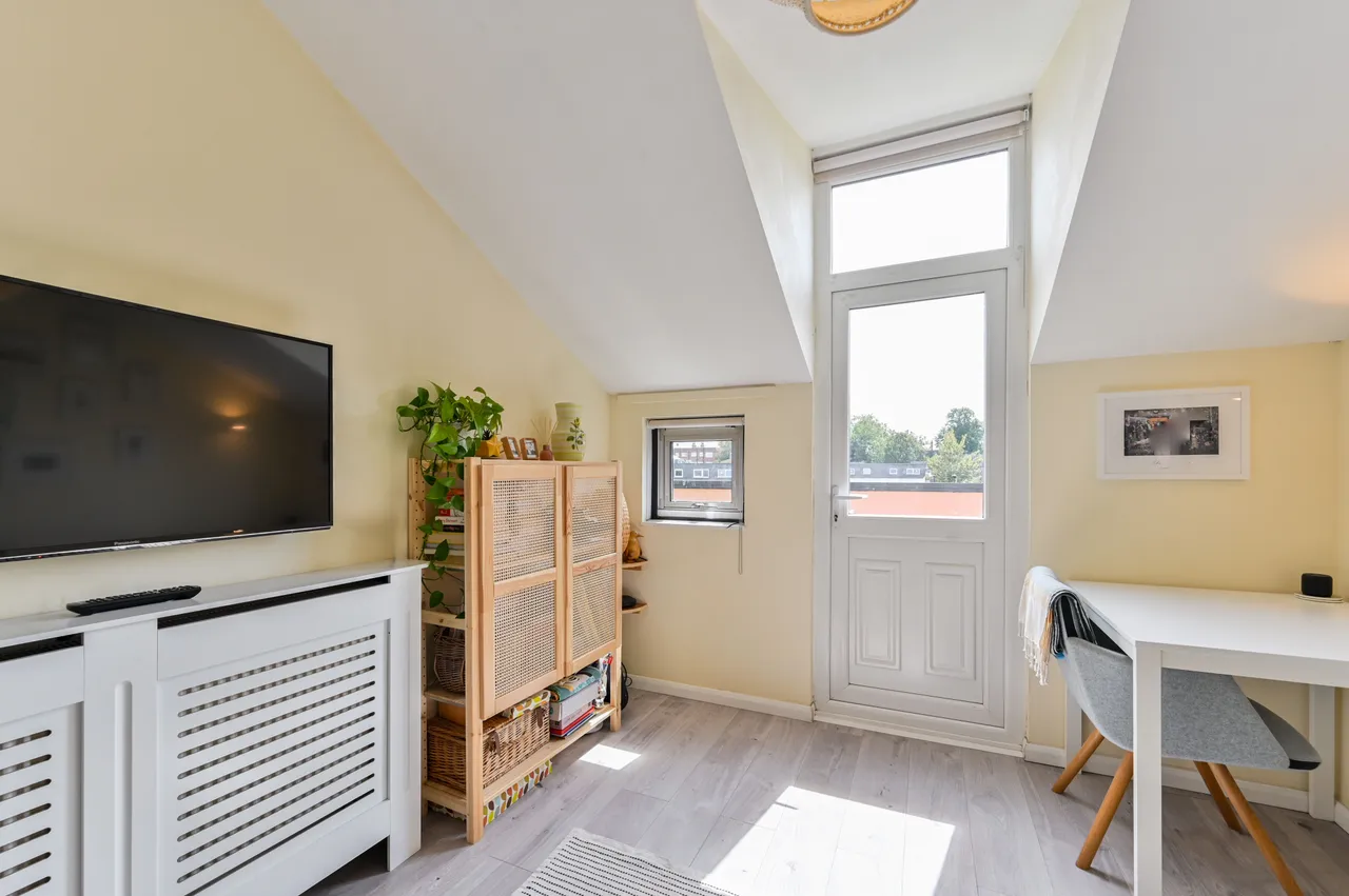57 Evesham Walk, Myatts Fields South, London, photo 6