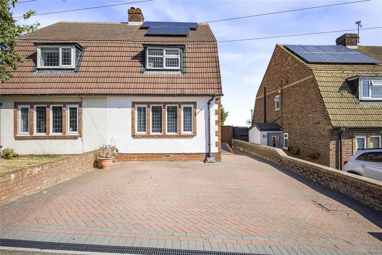 3 bed house for sale, Pepys Way, Rochester, ME2