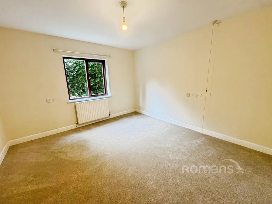 Emmbrook Court, Reading, RG6, photo 6