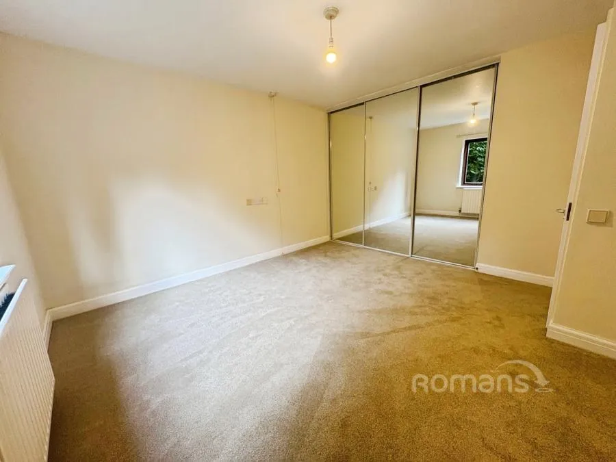 Emmbrook Court, Reading, RG6, photo 5