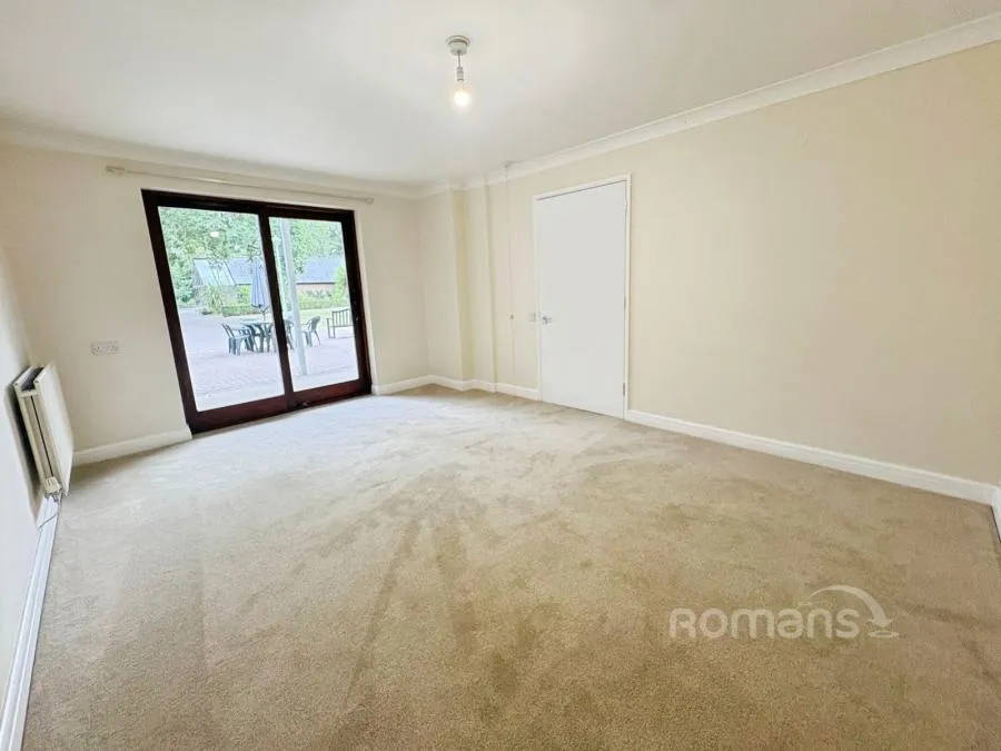 Emmbrook Court, Reading, RG6, photo 4
