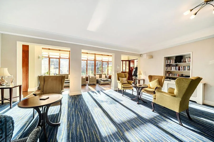 Emmbrook Court, Reading, RG6, photo 16