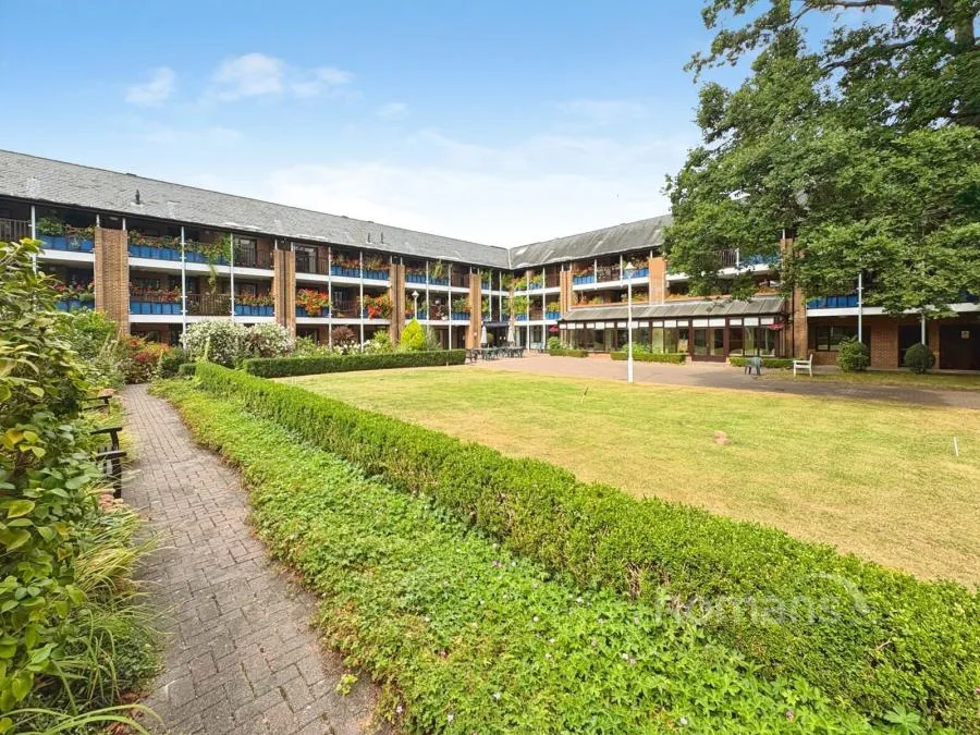Emmbrook Court, Reading, RG6, photo 3
