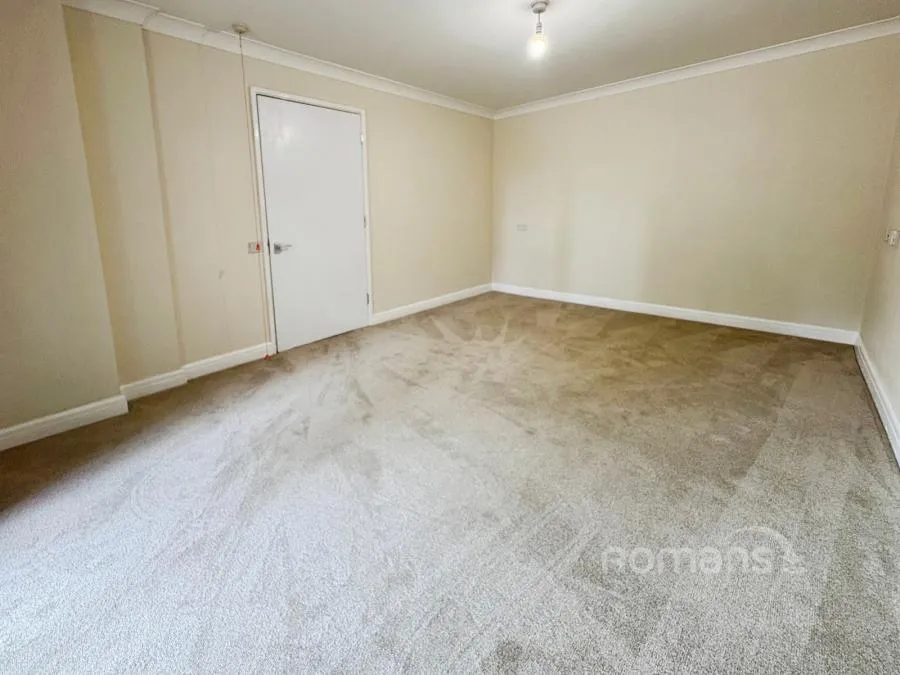 Emmbrook Court, Reading, RG6, photo 11