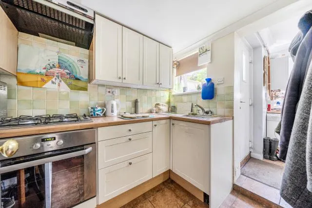 Priory Place, Hungerford, RG17, photo 3