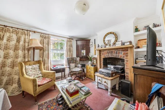Priory Place, Hungerford, RG17, photo 5