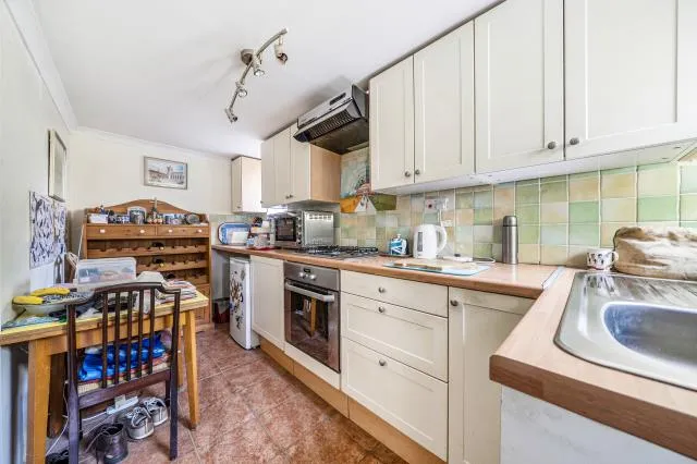Priory Place, Hungerford, RG17, photo 4
