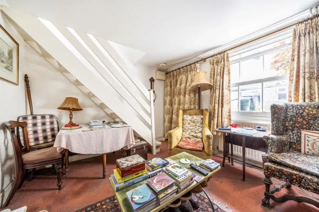 Priory Place, Hungerford, RG17, photo 8