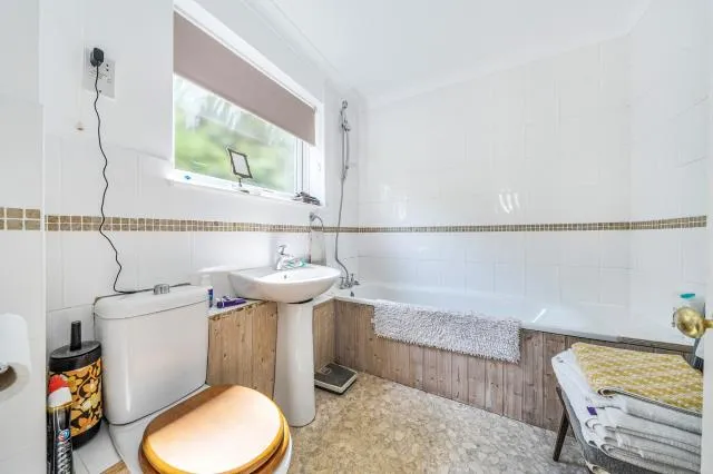 Priory Place, Hungerford, RG17, photo 13