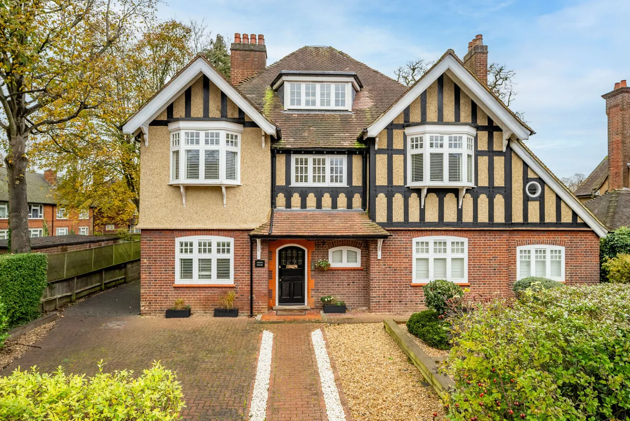 1 bed flat to rent, St. Peters Street, St. Albans, AL1