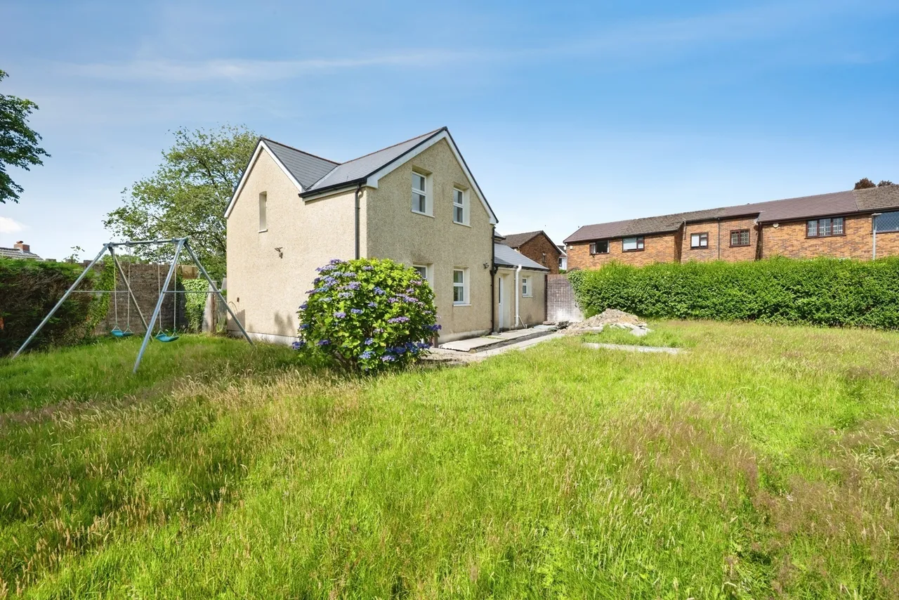 Cemetery Road, Treboeth, SA5, photo 18