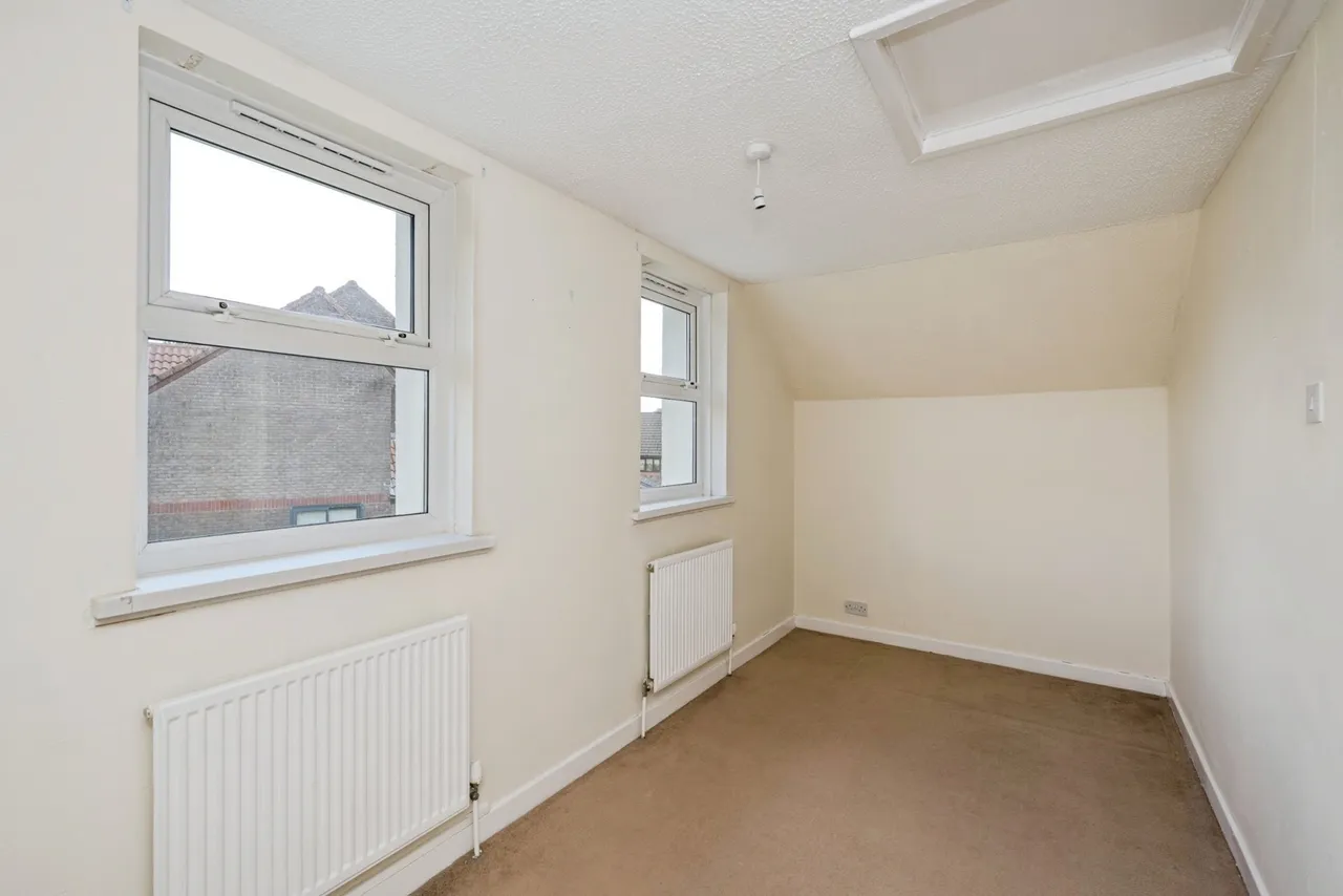Cemetery Road, Treboeth, SA5, photo 14