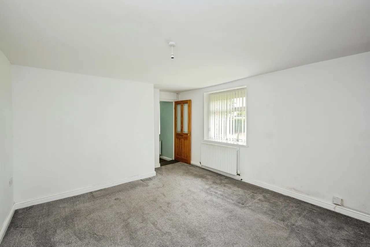 Cemetery Road, Treboeth, SA5, photo 7