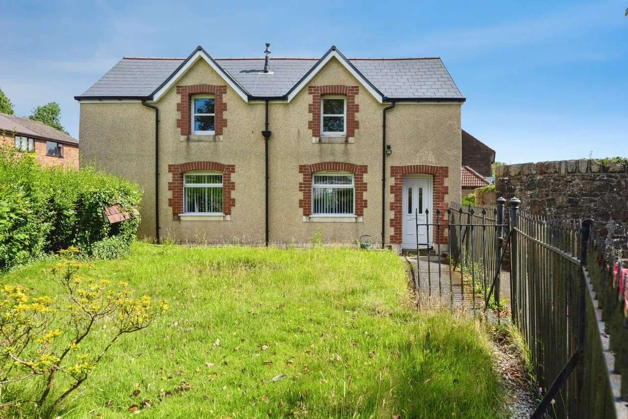 3 bed house for sale, Cemetery Road, Treboeth, SA5