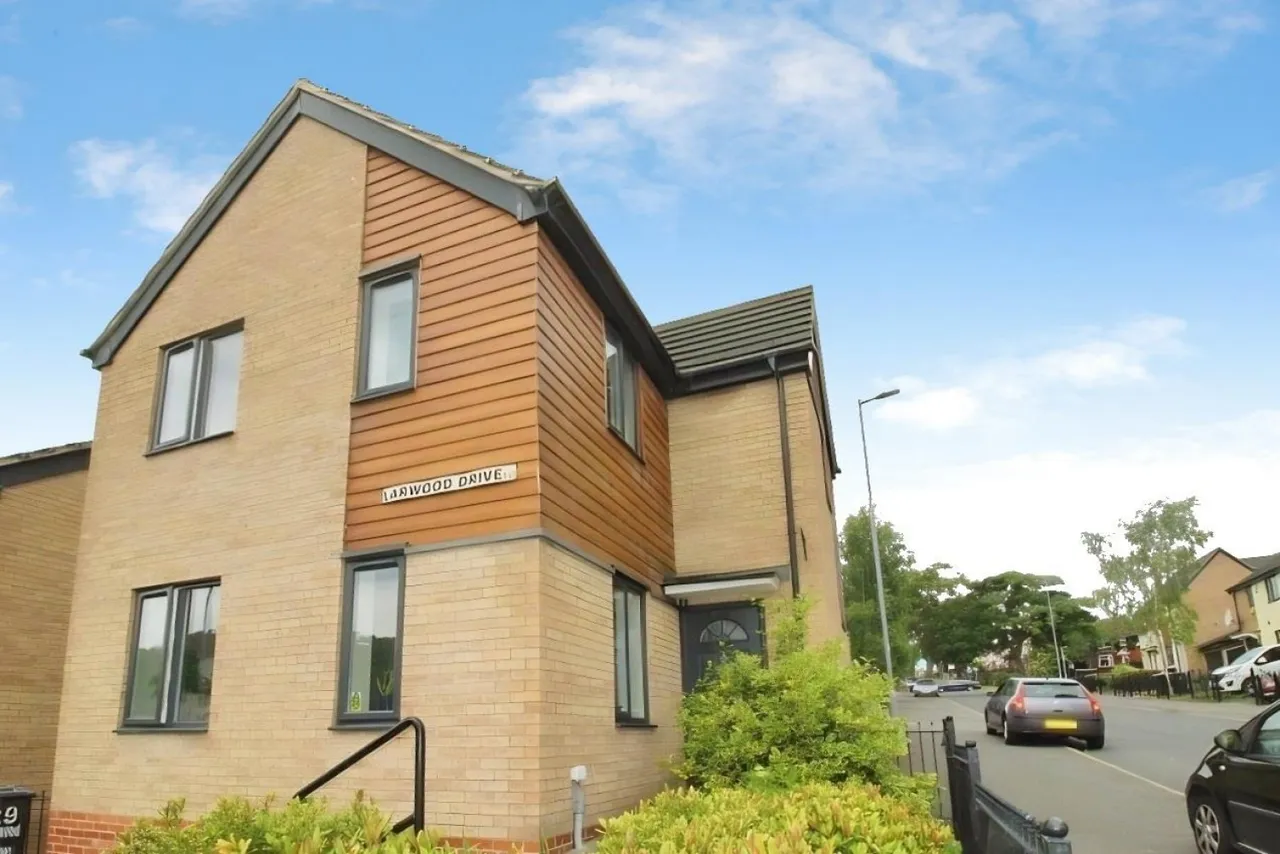 3 bed house to rent — Larwood Drive , Bradford, BD100LR