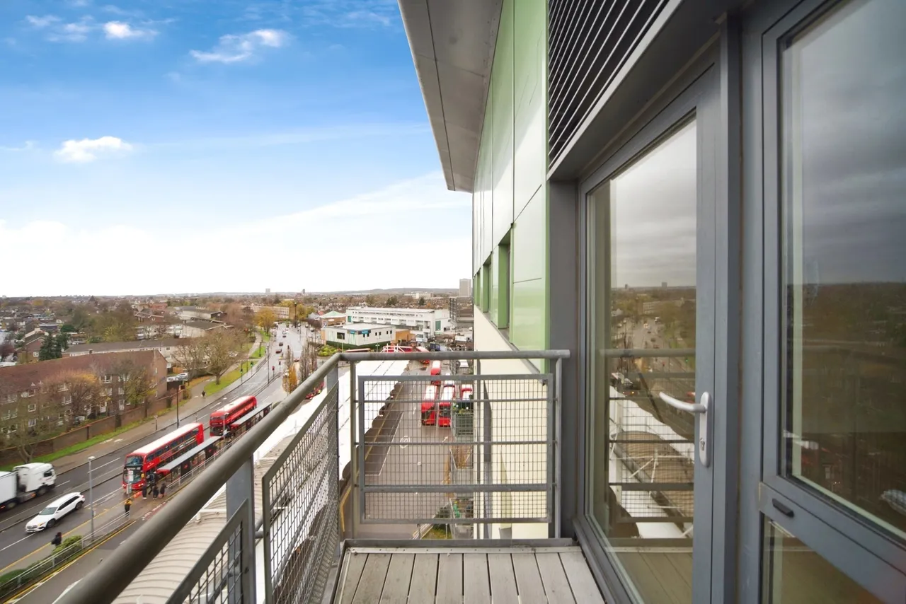 The Concourse, London, N9, photo 16