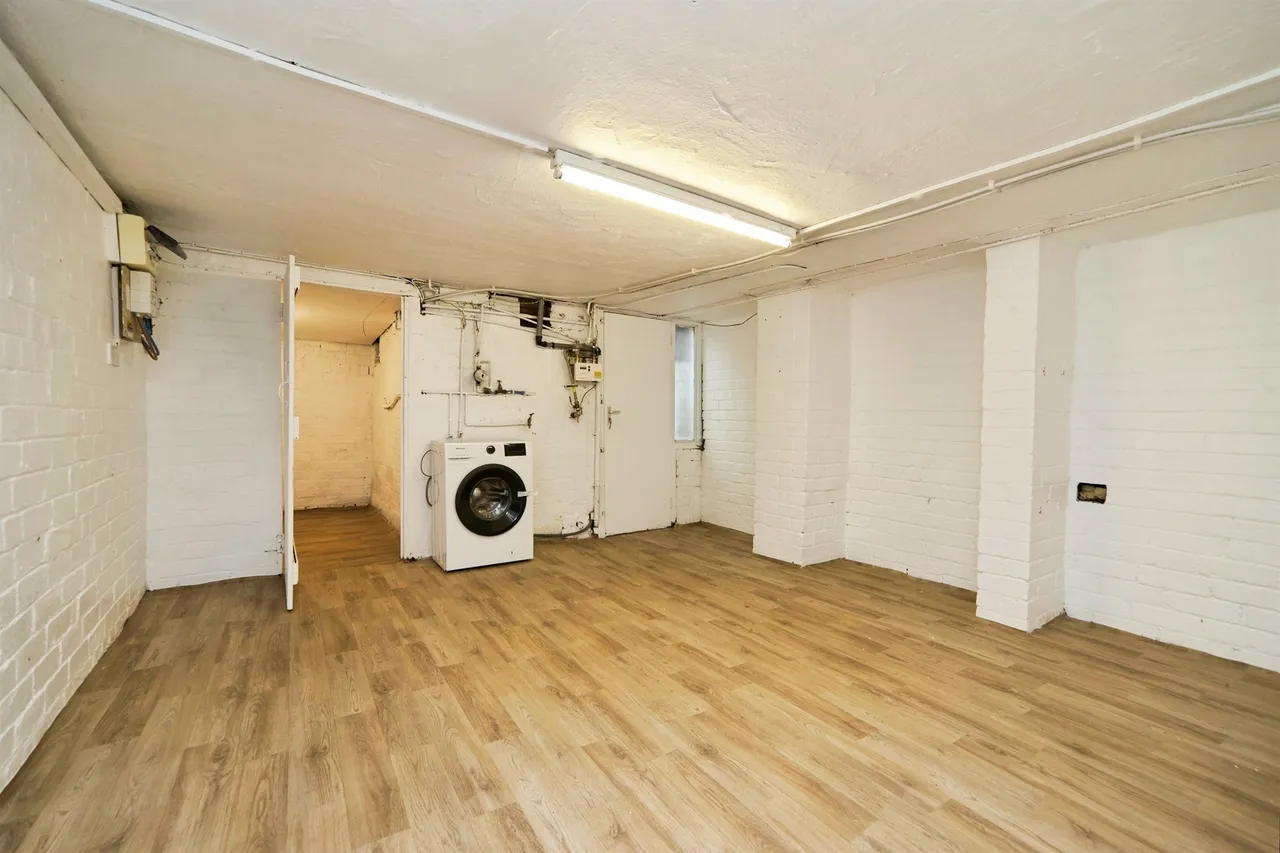 St Ives Mount, Armley, LS12, photo 18