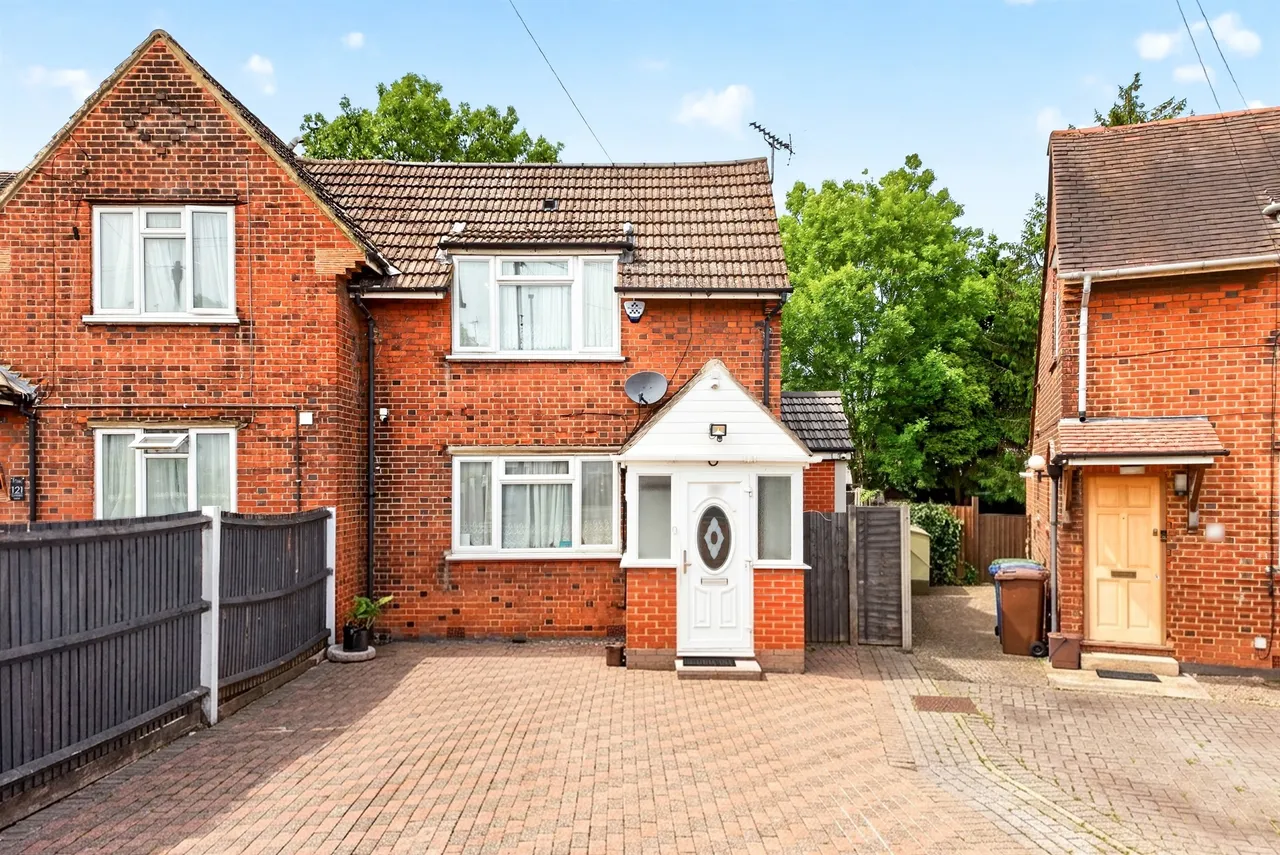 3 bed house for sale, Summers Lane, London, N12