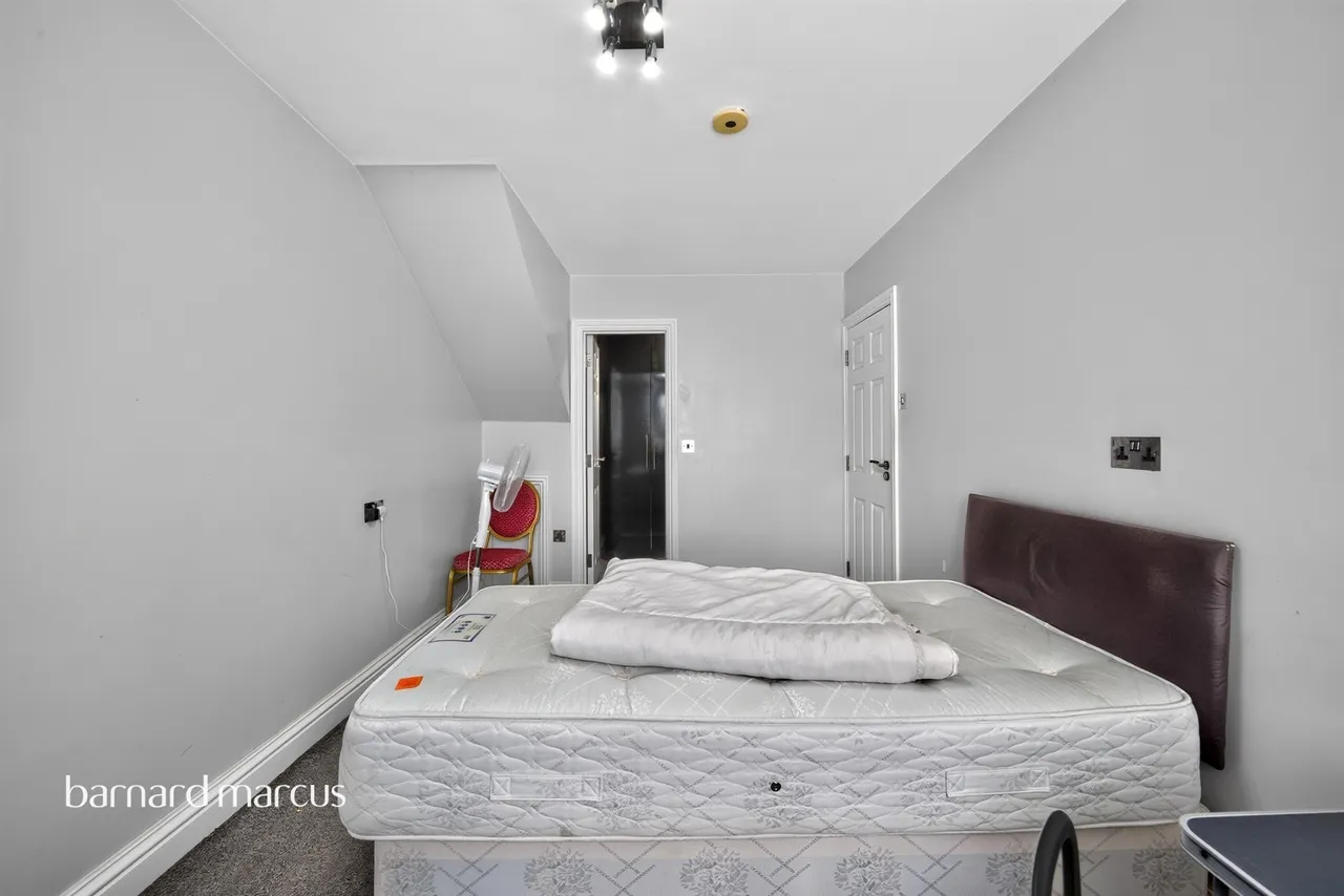Summers Lane, London, N12, photo 12