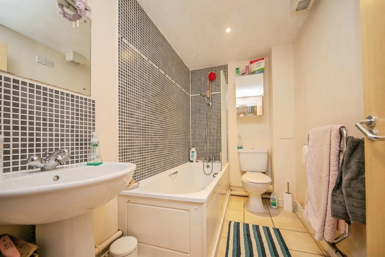 Wherstead Road, Ipswich, Suffolk, IP2, photo 14