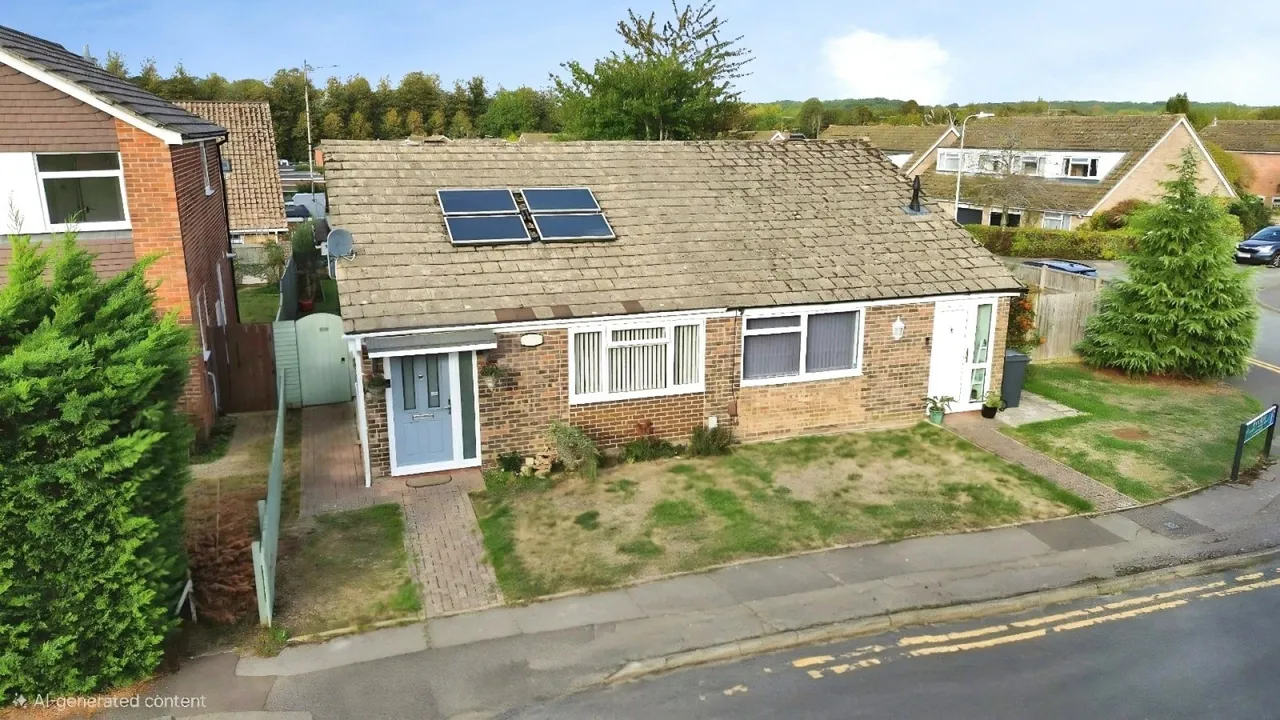 2 bed house for sale, Penn Road, Speen, RG14