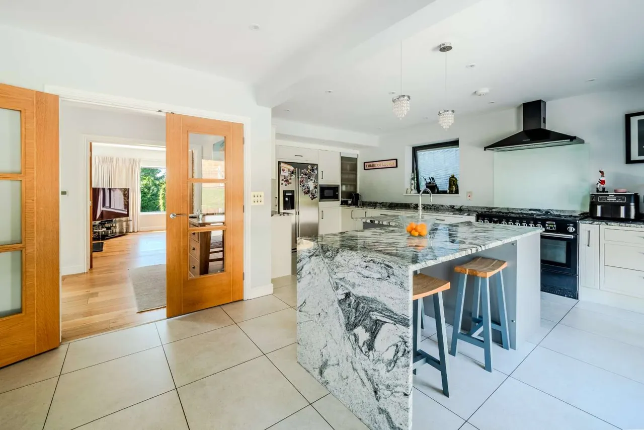 Lodge Drive, Long Ashton, BS41, photo 4