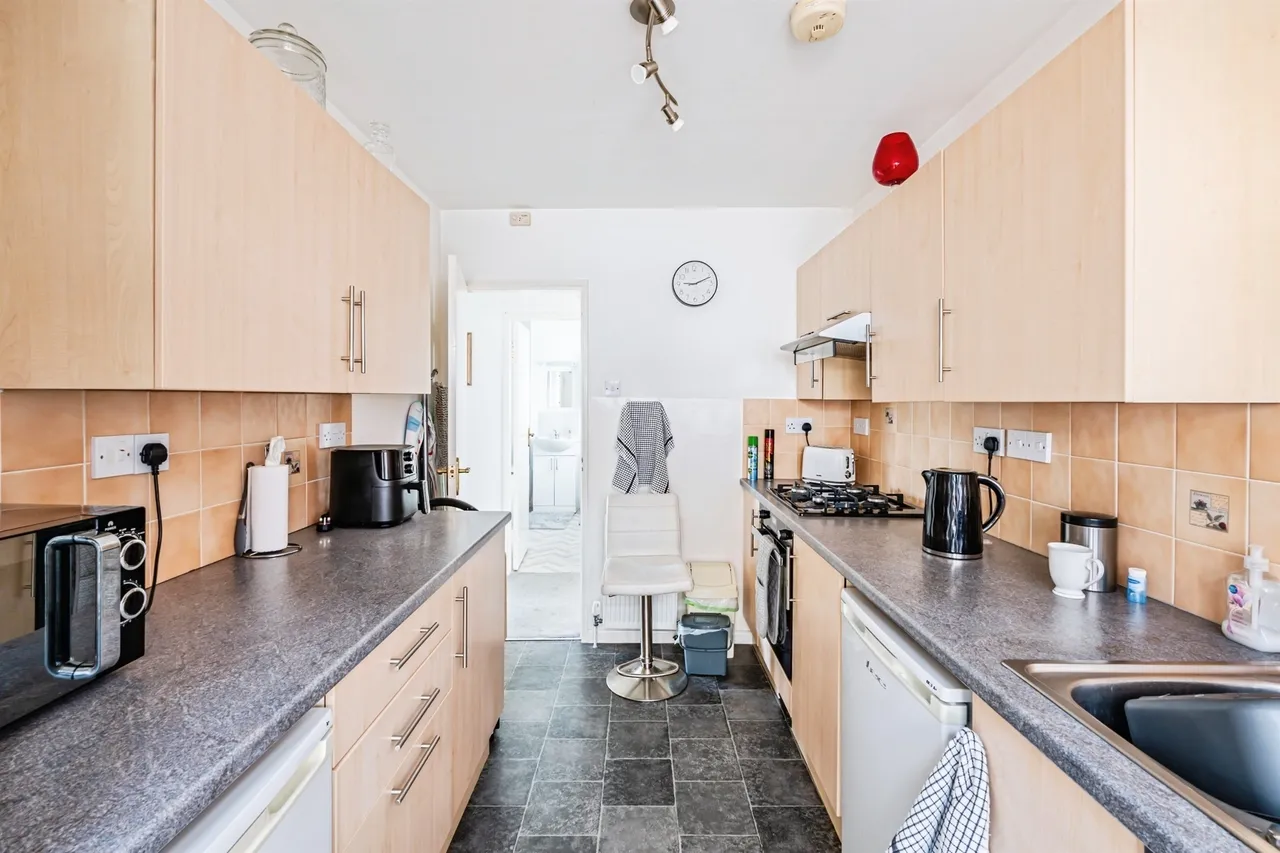 Netherfield Avenue, Eastbourne, BN23, photo 3