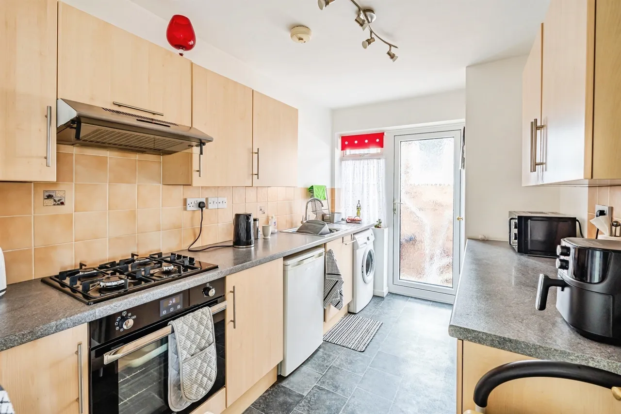 Netherfield Avenue, Eastbourne, BN23, photo 2