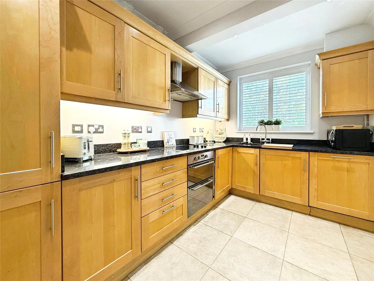 Dukes Ride, Crowthorne, Berkshire, RG45 6NU, photo 11