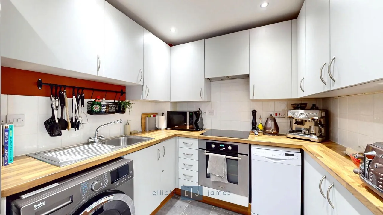 Stag Lane, Buckhurst Hill, photo 6