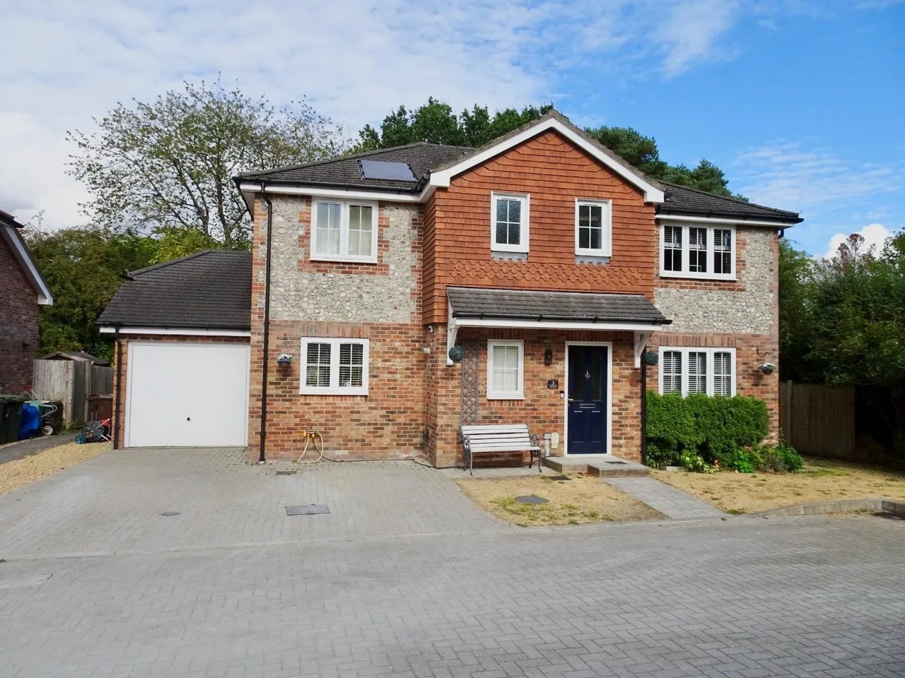 Cotswold Close, Four Marks, GU34, photo 5