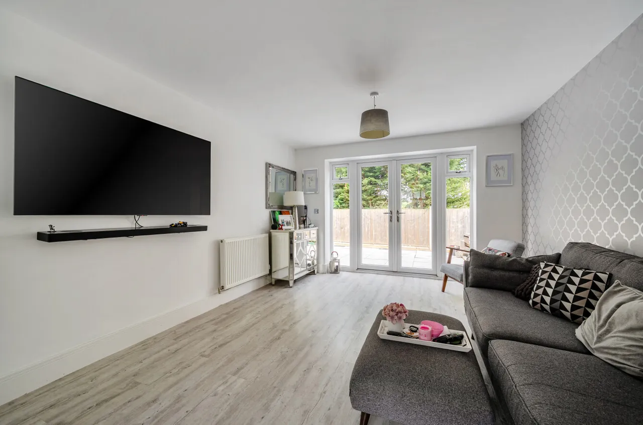 Cotswold Close, Four Marks, GU34, photo 15