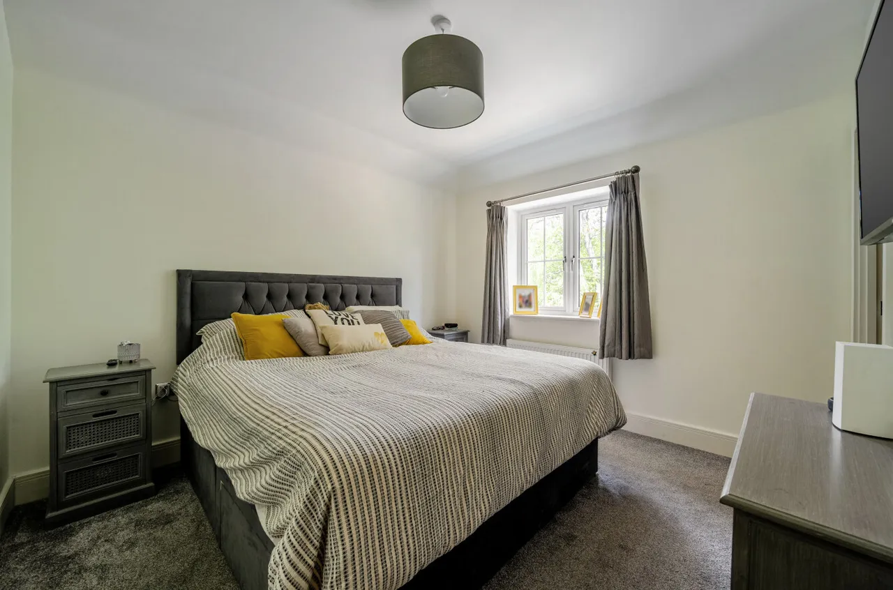 Cotswold Close, Four Marks, GU34, photo 6