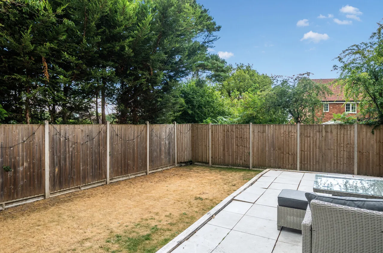 Cotswold Close, Four Marks, GU34, photo 9