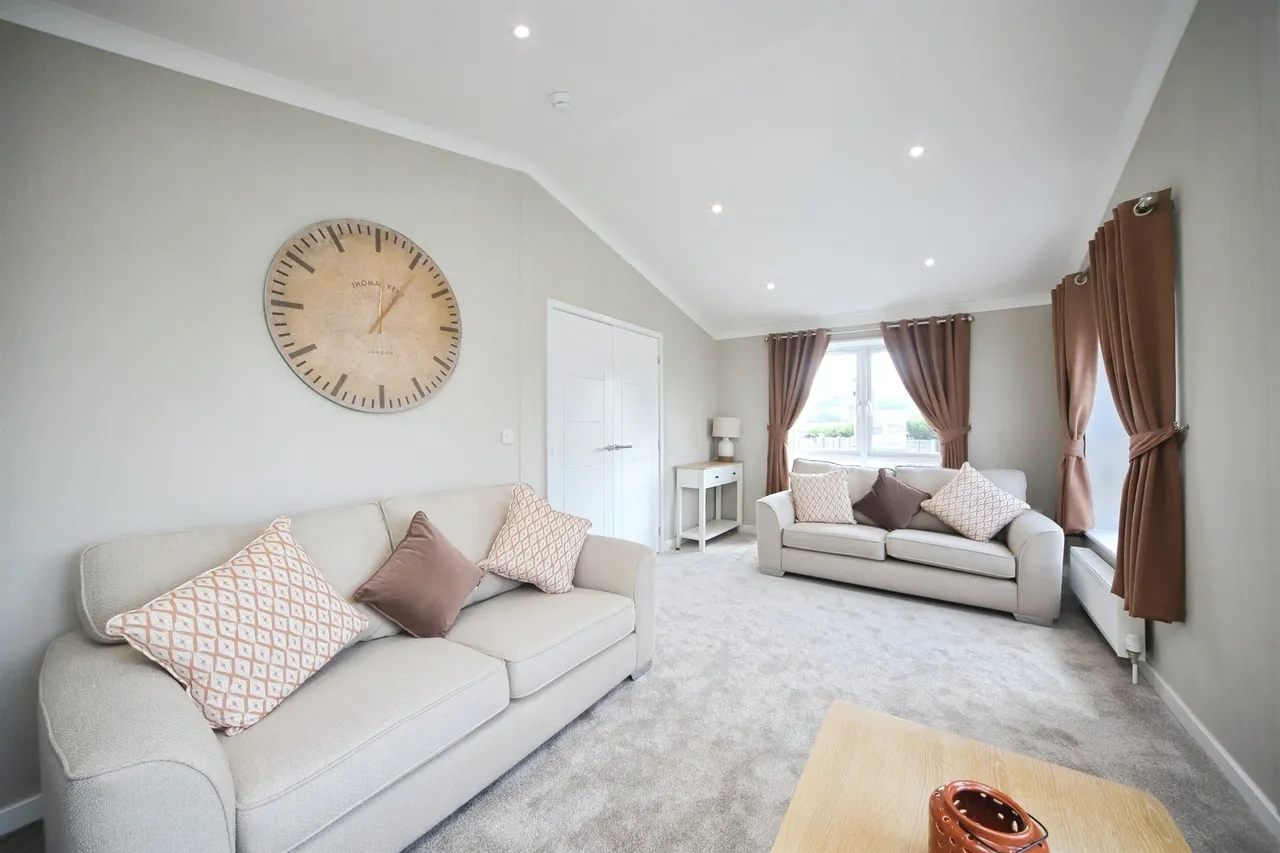 Ivy House Park, Henlade, Taunton, photo 11