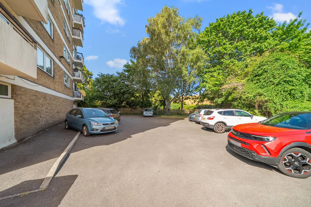 Vicarage Fields, Walton-On-Thames KT12 2EP, photo 14
