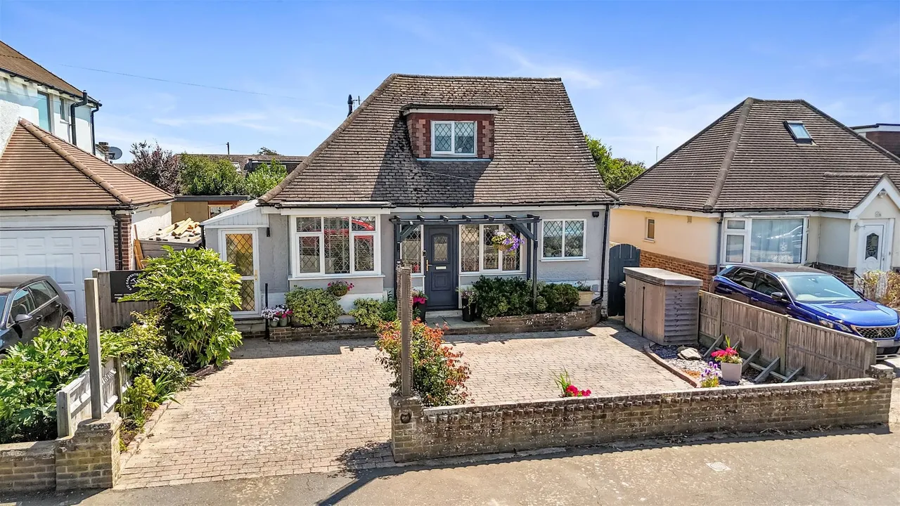 3 bed house for sale — Brook Barn Way, Goring-By-Sea, Worthing