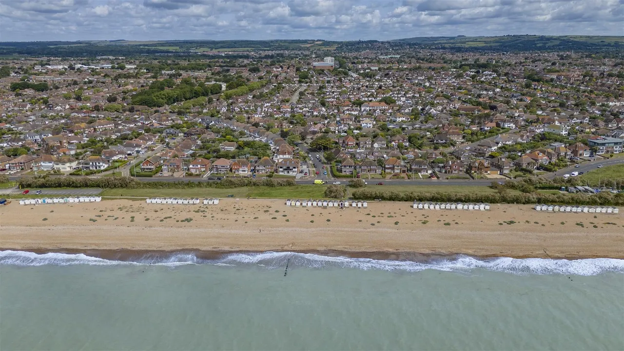 Brook Barn Way, Goring-By-Sea, Worthing, photo 23