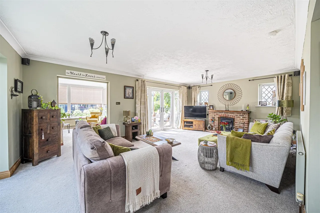 Brook Barn Way, Goring-By-Sea, Worthing, photo 4