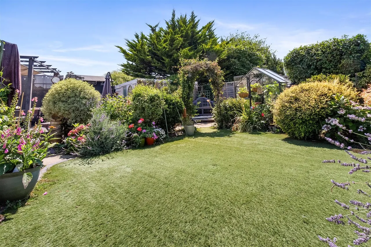 Brook Barn Way, Goring-By-Sea, Worthing, photo 32