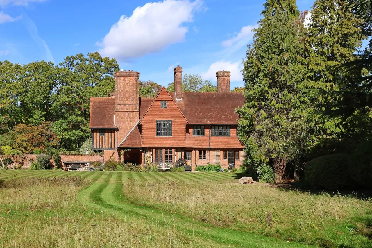 Wooburn Common Road, Wooburn Green, HP10, photo 24