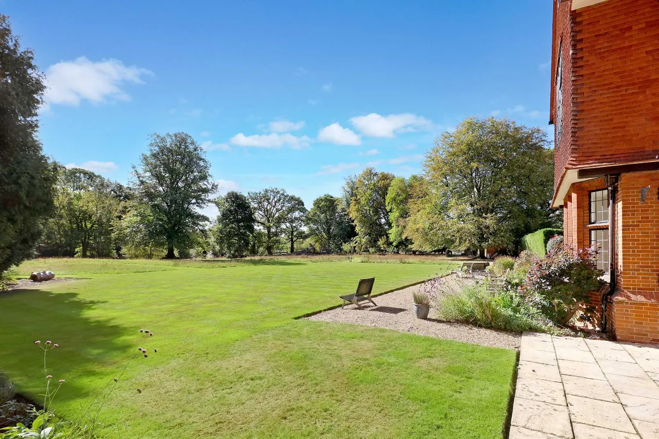 Wooburn Common Road, Wooburn Green, HP10, photo 20